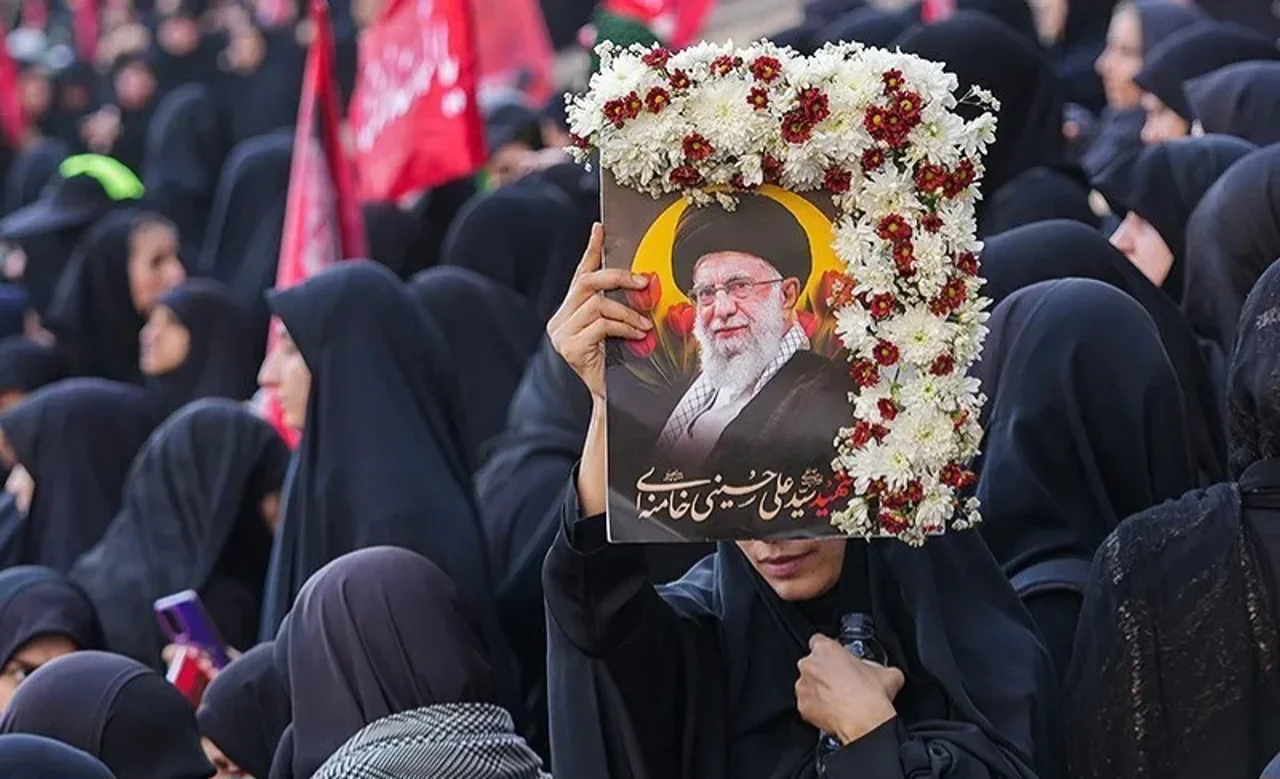 سوگِ سطرهای روشن؛ وداع با رهبری از تبار قلم و اندیشه